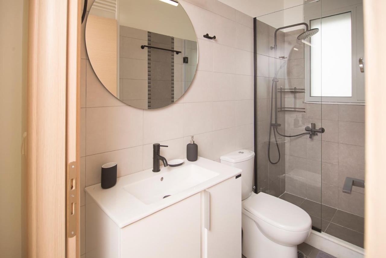 Spectacular Apartment Near Dance Hall/Center 칼라마타 외부 사진
