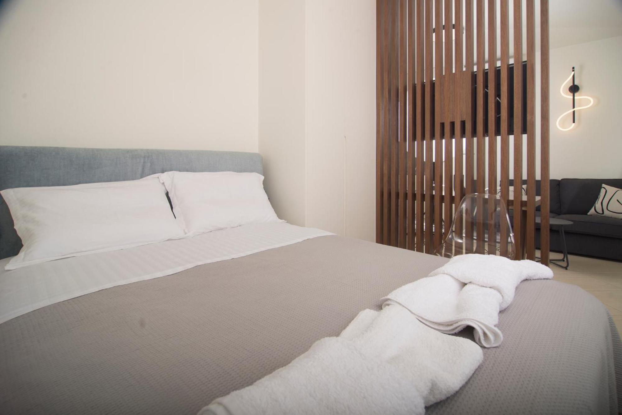 Spectacular Apartment Near Dance Hall/Center 칼라마타 외부 사진